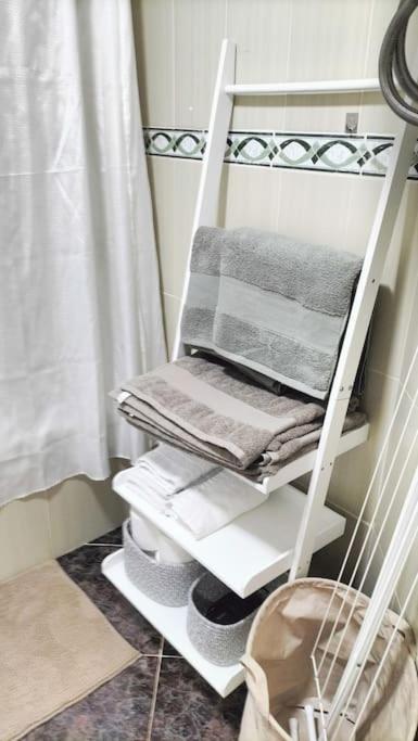 Bonito Apartamento De Dos Dormitorios En El Centro Y Calle San Miguel Torremolinos Exteriör bild